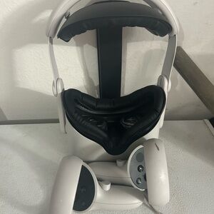 VR Headset with Black and White Design